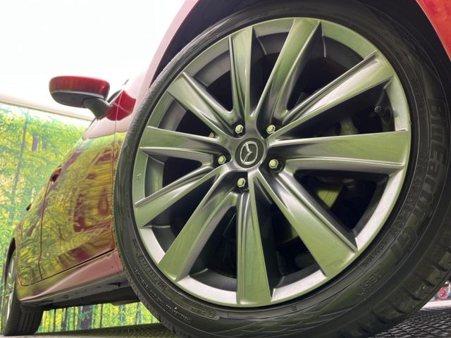 �y����19�C���`�A���~�z�C�[���z�O�ςɃ}�b�`���������A���~�z�C�[���𑕒����Ă���܂��B�e��ЊO�A���~�z�C�[����A�X�^�b�h���X�^�C�����戵�����Ă���܂��B���񂲑��k����������