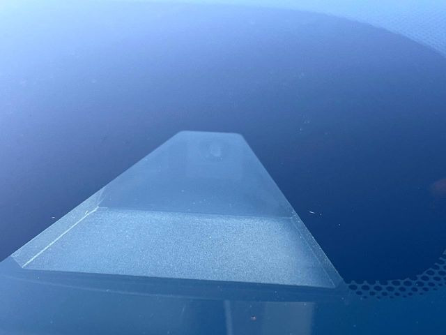 �y�C���e���W�F���g�G�}�[�W�F���V�[�u���[�L�z�t�����g�J�����őO���̎ԗ�����s�҂����m�B�Փ˂������Ȏ��͏Փ˔�Q�y���u���[�L���쓮�A�Փˉ�����T�|�[�g�B�����S�Ƀh���C�u�����y���݂��������܂��B