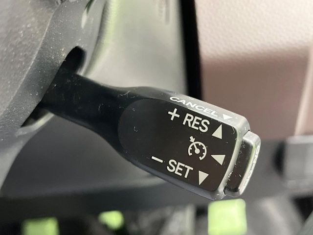 �y�N���[�Y�R���g���[���z�������H�����N���N���s�B�A�N�Z���𗣂��Ă���葬�x�ő��s���ł��A�������^�]���̕��S���y��!�����E�������ȒP�ȃX�C�b�`����Œ����ł��܂��B