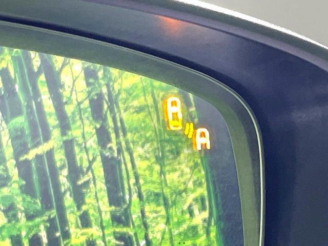 �y�u���C���h�X�|�b�g���j�^�����O�z���s���A�h�A�~���[�̎��p�ɂȂ�₷���ӏ��Ɍ㑱�Ԃ��ڋ߂���ƃT�C�h�~���[�t�߂Ɍx����\���A�h���C�o�[�ɒ��ӊ��N�����Ă���܂��B