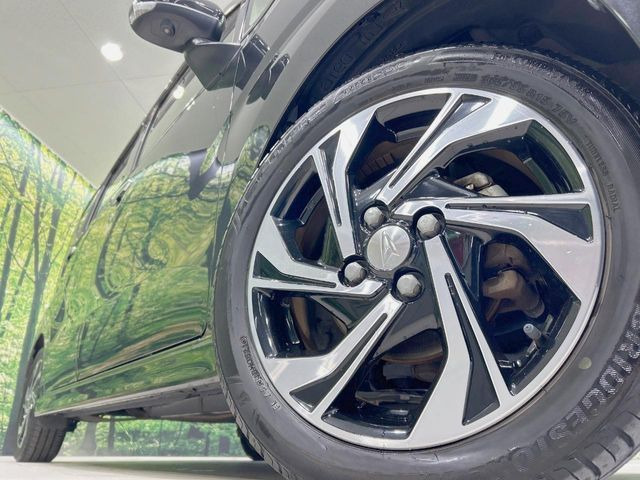 �y����15�C���`�A���~�z�C�[���z�O�ςɃ}�b�`���������A���~�z�C�[���𑕒����Ă���܂��B�e��ЊO�A���~�z�C�[����A�X�^�b�h���X�^�C�����戵�����Ă���܂��B���񂲑��k����������