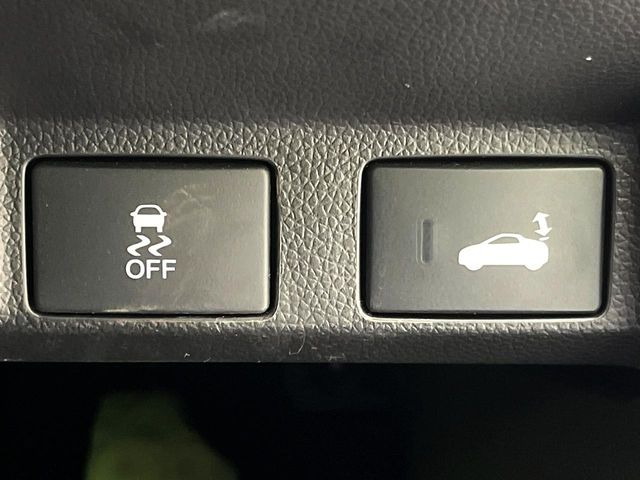 �y������h�~���u�z�ԗ��̉���������m����ƁA�����I�Ɏԗ��̐i�s������ۂ悤�Ɏԗ��𐧌䂵�܂��B�J�̓��ȂǊ���₷���H�ʏ󋵂ł����S�ȉ^�]���\�ł��B