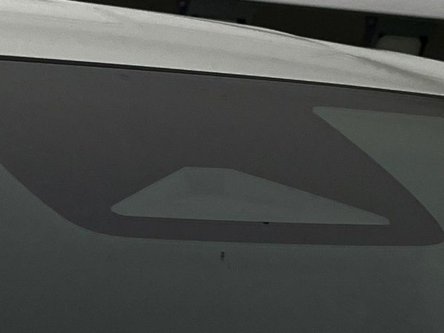 �y�z���_�Z���V���O�z���s���ɑO���̎ԗ�����F�����A�Փ˂������Ȏ��͌x��ƃu���[�L�ŏՓˉ���Ɣ�Q�y�����A�V�X�g�B�����S�Ƀh���C�u�����y���݂��������܂��B