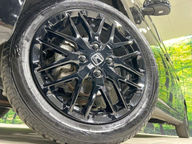 �y����15�C���`�A���~�z�C�[���z�O�ςɃ}�b�`���������A���~�z�C�[���𑕒����Ă���܂��B�e��ЊO�A���~�z�C�[����A�X�^�b�h���X�^�C�����戵�����Ă���܂��B���񂲑��k����������