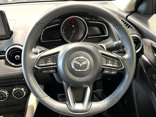 �y�����v�����X�e�A�����O�z�㎿�Ȋv���g�p���邱�ƂŁA��ɂ����������݂ƂĂ��^�]���₷���n���h���ł���