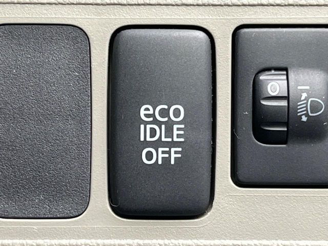 �y�A�C�h�����O�X�g�b�v�z�ԐM����a�؂Œ�Ԃ����ۂɃG���W�����~���A���ʂȔR���̏����}���܂��B�R��������ی�ɂȂ���@�\��G���W���̓u���[�L�𗣂��΍Ďn�����܂��B