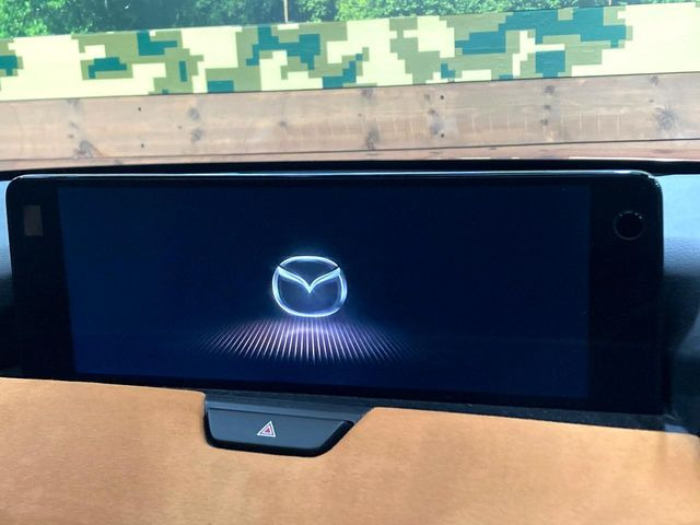 �y12.3�C���`�}�c�_�R�l�N�g�z�ԓ��̕��͋C�Ƀ}�b�`������^�f�B�X�v���C�B�X�}�z�ڑ��ł̃i�r�g�p��Bluetooth�Đ����A�l�X�ȋ@�\���y���߂܂��B�����I�ȃ_�C�������삪�\�ŁA�g��������ǍD�ł��B