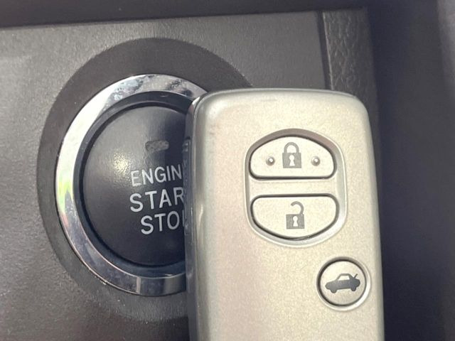 �y�X�}�[�g�L�[�z�J�o����|�P�b�g�ɓ��ꂽ�܂܂ł��h�A�̎{���E�������\�ȃX�}�[�g�L�[�𑕔��B�G���W���̃I���E�I�t�����J�M�����o���K�v����������Ƃ��Ă��֗��ł���