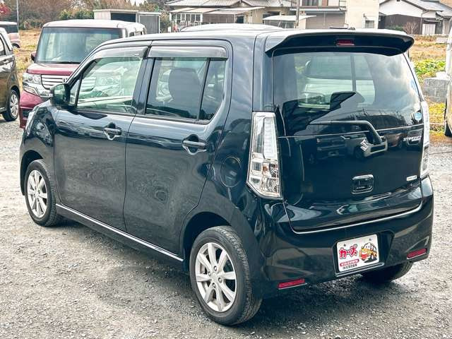 ���X�ł͌y�����Ԃ��畁�ʎԂ܂ŕ��L���I�[�����[�J�[�̎Ԏ�E�F�E�O���[�h��L�x�ɑ����Ă���܂��B