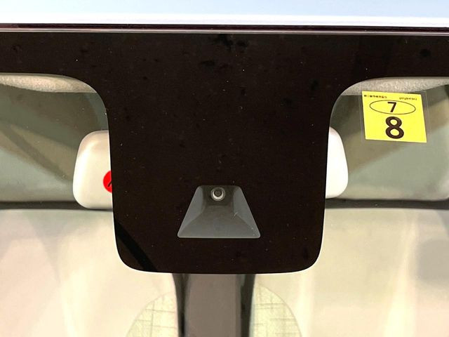 �y�C���e���W�F���g�G�}�[�W�F���V�[�u���[�L�z�t�����g�J�����őO���̎ԗ�����s�҂����m�B�Փ˂������Ȏ��͏Փ˔�Q�y���u���[�L���쓮�A�Փˉ�����T�|�[�g�B�����S�Ƀh���C�u�����y���݂��������܂��B