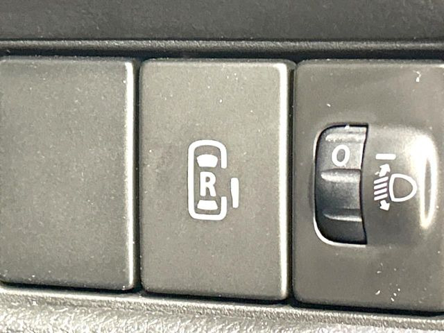 �y�p���[�X���C�h�h�A�z�X�}�[�g�L�[��^�]�Ȃ̃X�C�b�`�ŃX���C�h�h�A�̊J���\���d��������͂����ăh�A���J����K�v�������A���������q�l�ł��A�d���ו��������Ă��鎞�����N�ɊJ���߂ł��܂���