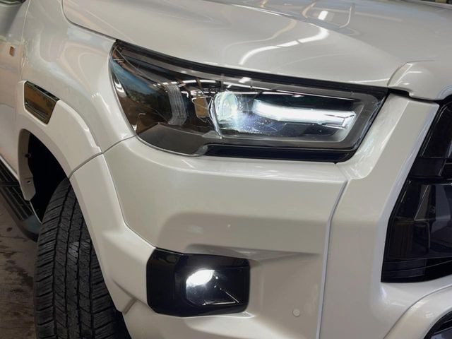 �yLED�w�b�h���C�g�z���V����ԑ��s�����ǍD�Ȏ��E���m�ۂ����S���ĉ^�]�ł��鍂�P�xLED�w�b�h���C�g�𑕔�!�_�����x�������A����d�͂��}�����Ă��܂��B