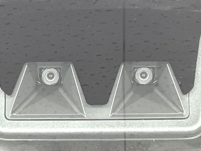 �y�X�}�[�g�A�V�X�g�z���s���ɑO���̎ԗ�����F�����A�Փ˂������Ȏ��͌x��ƃu���[�L�ŏՓˉ���Ɣ�Q�y�����A�V�X�g�B�����S�Ƀh���C�u�����y���݂��������܂��B