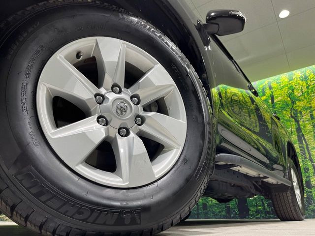 �y����17�C���`�A���~�z�C�[���z�O�ςɃ}�b�`���������A���~�z�C�[���𑕒����Ă���܂��B�e��ЊO�A���~�z�C�[����A�X�^�b�h���X�^�C�����戵�����Ă���܂��B���񂲑��k����������