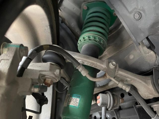 �yTEIN�ԍ����z�ԍ����Ⴍ�Ȃ�A�X�^�C���b�V���Ȍ����ڂƂȂ��Ă���܂��B�ԗ��̏d�S�������鎖�ŁA���s���̈��萫�����サ�܂���