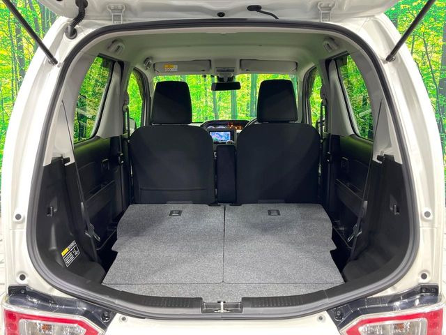 ���i�̂���������ʋ΁A���}���ɏ\���ȉ׎��X�y�[�X���m�ۂ��Ă���܂��B�Z�J���h�V�[�g��|���ƁA�傫�ȉו��̐ύڂ��\�ł���