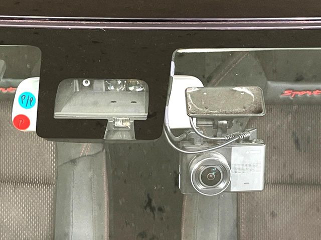 �y�X�Y�L �Z�[�t�e�B�T�|�[�g�z���s���ɑO���̎ԗ�����F�����A�Փ˂������Ȏ��͌x��ƃu���[�L�ŏՓˉ���Ɣ�Q�y�����A�V�X�g�B�����S�Ƀh���C�u�����y���݂��������܂��B