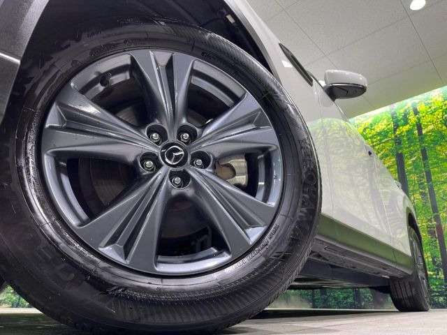 �y����18�C���`�A���~�z�C�[���z�O�ςɃ}�b�`���������A���~�z�C�[���𑕒����Ă���܂��B�e��ЊO�A���~�z�C�[����A�X�^�b�h���X�^�C�����戵�����Ă���܂��B���񂲑��k����������