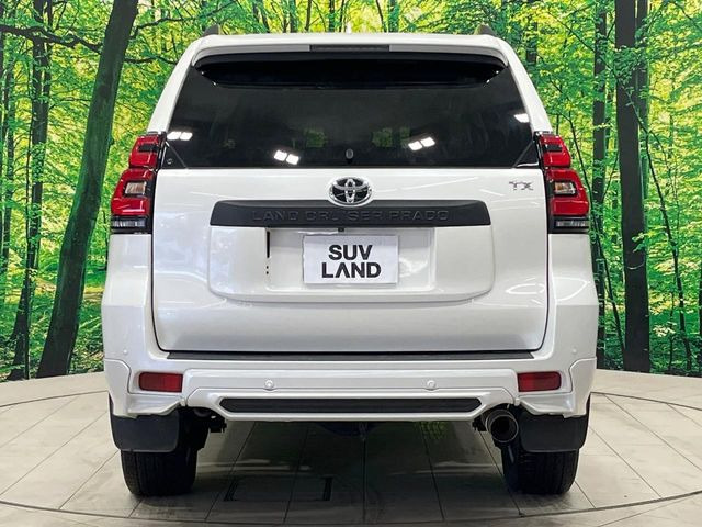 安心の最長10年・走行無制限保証(有償)をご用意。保証内容も充実はもちろん、無料点検&オイル交換や、年中無休の全国・24時間ロードサービスも付帯されておりますのでご安心下さい。