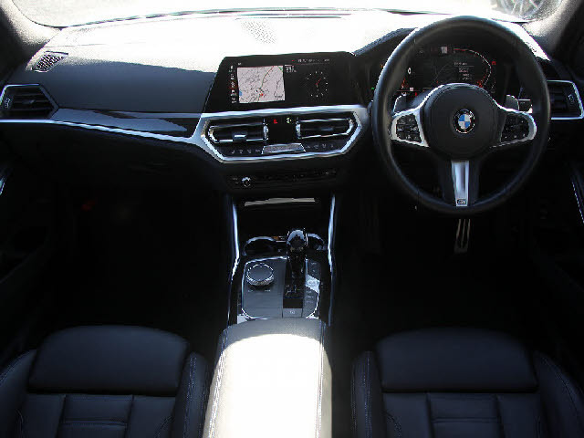 3シリーズセダン320d