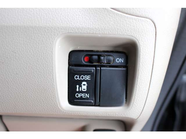 �p���[�X���C�h�h�A