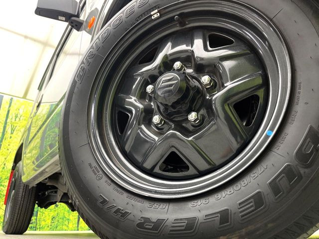 �y����16�C���`�A���~�z�C�[���z�O�ςɃ}�b�`���������A���~�z�C�[���𑕒����Ă���܂��B�e��ЊO�A���~�z�C�[����A�X�^�b�h���X�^�C�����戵�����Ă���܂��B���񂲑��k����������