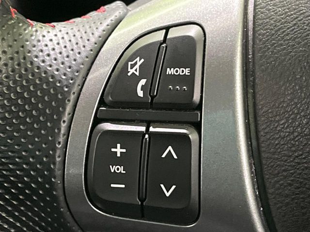 �y�X�e�A�����O�X�C�b�`�z�^�]���A�O������ڐ������炷���ƂȂ��A�I�[�f�B�I���̑��삪�\�ȕ֗��@�\!���S&���K�ȃh���C�u�����o���Ă���܂���