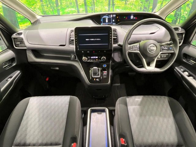 セレナ1.2 e-POWER ハイウェイスターV