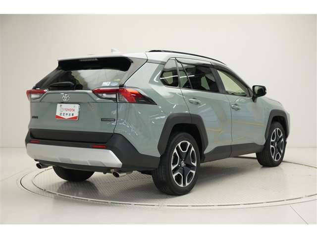 RAV42.0 アドベンチャー 4WD