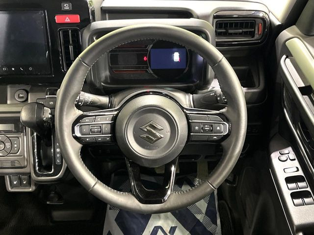 �y�����v�����X�e�A�����O�z�㎿�Ȋv���g�p���邱�ƂŁA��ɂ����������݂ƂĂ��^�]���₷���n���h���ł���