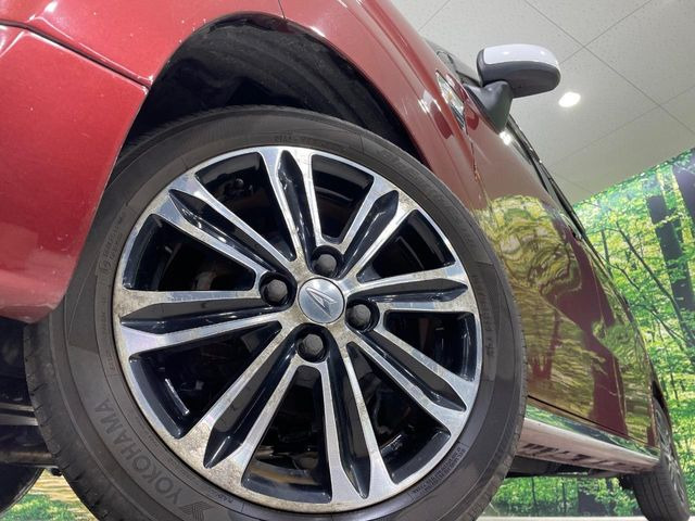 �y����15�C���`�A���~�z�C�[���z�O�ςɃ}�b�`���������A���~�z�C�[���𑕒����Ă���܂��B�e��ЊO�A���~�z�C�[����A�X�^�b�h���X�^�C�����戵�����Ă���܂��B���񂲑��k����������