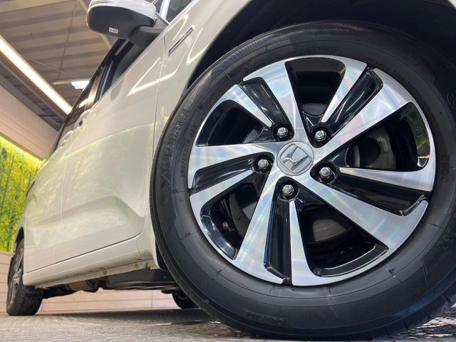 �y����15�C���`�A���~�z�C�[���z�O�ςɃ}�b�`���������A���~�z�C�[���𑕒����Ă���܂��B�e��ЊO�A���~�z�C�[����A�X�^�b�h���X�^�C�����戵�����Ă���܂��B���񂲑��k����������