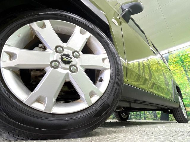 �y����15�C���`�A���~�z�C�[���z�O�ςɃ}�b�`���������A���~�z�C�[���𑕒����Ă���܂��B�e��ЊO�A���~�z�C�[����A�X�^�b�h���X�^�C�����戵�����Ă���܂��B���񂲑��k����������