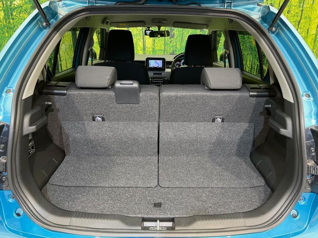 ���i�̂���������ʋ΁A���}���ɏ\���ȉ׎��X�y�[�X���m�ۂ��Ă���܂��B�Z�J���h�V�[�g��|���ƁA�傫�ȉו��̐ύڂ��\�ł���