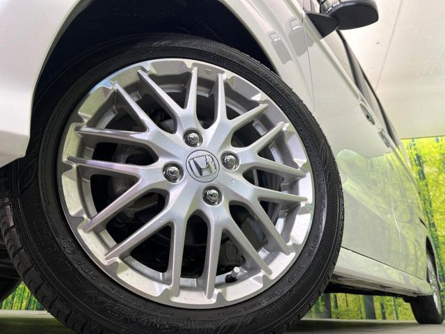 �y����15�C���`�A���~�z�C�[���z�O�ςɃ}�b�`���������A���~�z�C�[���𑕒����Ă���܂��B�e��ЊO�A���~�z�C�[����A�X�^�b�h���X�^�C�����戵�����Ă���܂��B���񂲑��k����������