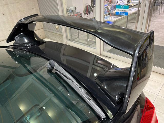 �y��^�����X�|�C���[�z�X�|�[�c�J�[�炵�����O�b�ƈ�������^�����X�|�C���[�𑕒��􍂑����s���̃X�^�r���e�B(���s���萫)����ɖ𗧂��܂��B