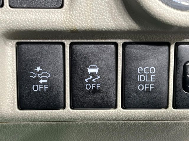 �y�X�}�[�g�A�V�X�g�z���s���ɑO���̎ԗ�����F�����A�Փ˂������Ȏ��͌x��ƃu���[�L�ŏՓˉ���Ɣ�Q�y�����A�V�X�g�B�����S�Ƀh���C�u�����y���݂��������܂��B