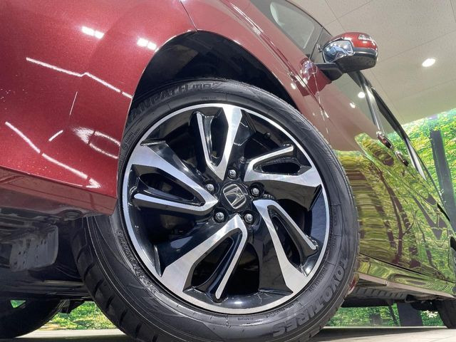 �y����17�C���`�A���~�z�C�[���z�O�ςɃ}�b�`���������A���~�z�C�[���𑕒����Ă���܂��B�e��ЊO�A���~�z�C�[����A�X�^�b�h���X�^�C�����戵�����Ă���܂��B���񂲑��k����������