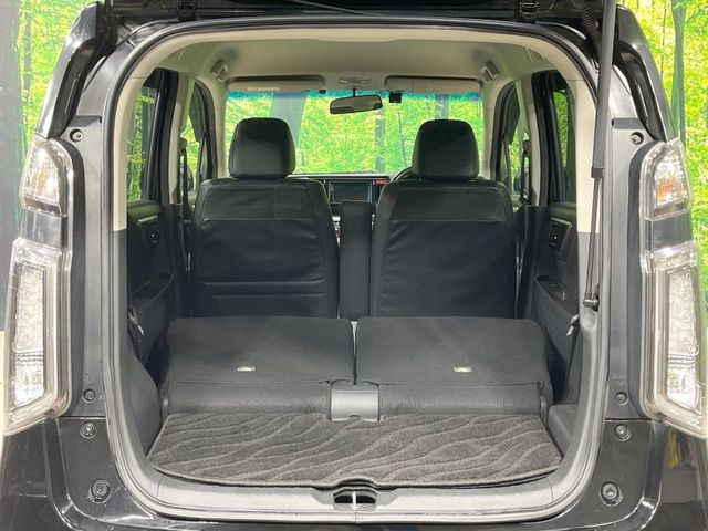 ���i�̂���������ʋ΁A���}���ɏ\���ȉ׎��X�y�[�X���m�ۂ��Ă���܂��B�Z�J���h�V�[�g��|���ƁA�傫�ȉו��̐ύڂ��\�ł���