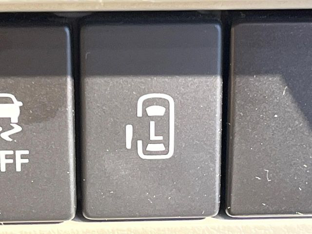 �y�p���[�X���C�h�h�A�z�X�}�[�g�L�[��^�]�Ȃ̃X�C�b�`�ŃX���C�h�h�A�̊J���\���d��������͂����ăh�A���J����K�v�������A���������q�l�ł��A�d���ו��������Ă��鎞�����N�ɊJ���߂ł��܂���