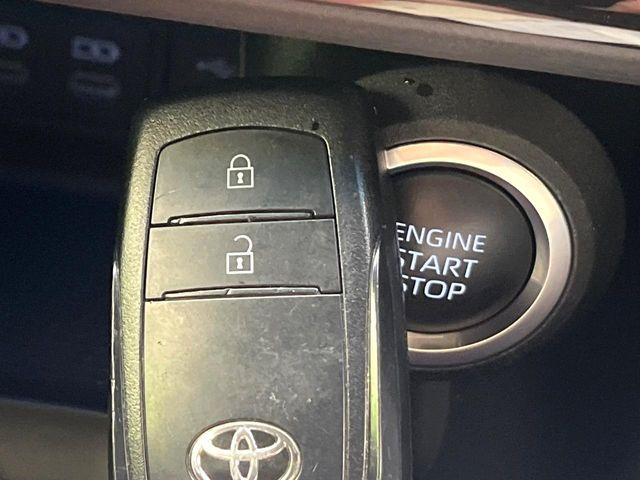 �y�X�}�[�g�L�[�z�J�o����|�P�b�g�ɓ��ꂽ�܂܂ł��h�A�̎{���E�������\�ȃX�}�[�g�L�[�𑕔��B�G���W���̃I���E�I�t�����J�M�����o���K�v����������Ƃ��Ă��֗��ł���