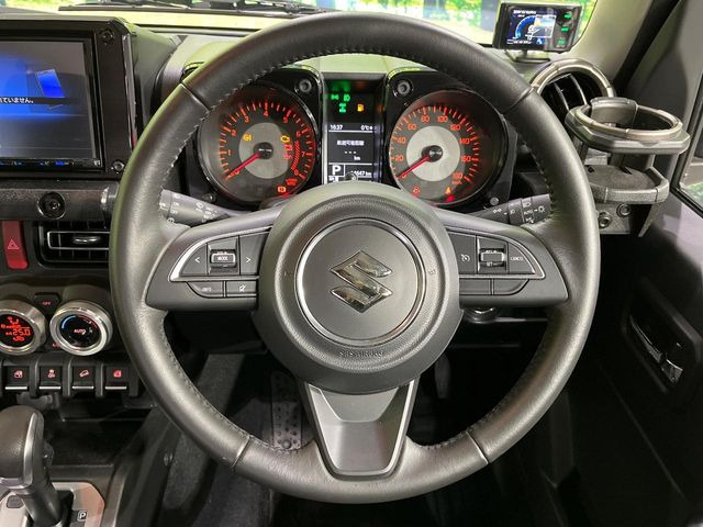 �y�N���[�Y�R���g���[���z�������H�����N���N���s�B�A�N�Z���𗣂��Ă���葬�x�ő��s���ł��A�������^�]���̕��S���y��!�����E�������ȒP�ȃX�C�b�`����Œ����ł��܂��B