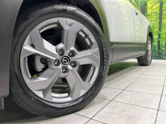 �y����18�C���`�A���~�z�C�[���z�O�ςɃ}�b�`���������A���~�z�C�[���𑕒����Ă���܂��B�e��ЊO�A���~�z�C�[����A�X�^�b�h���X�^�C�����戵�����Ă���܂��B���񂲑��k����������