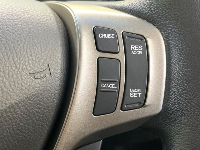 �y�N���[�Y�R���g���[���z�������H�����N���N���s�B�A�N�Z���𗣂��Ă���葬�x�ő��s���ł��A�������^�]���̕��S���y��!�����E�������ȒP�ȃX�C�b�`����Œ����ł��܂��B