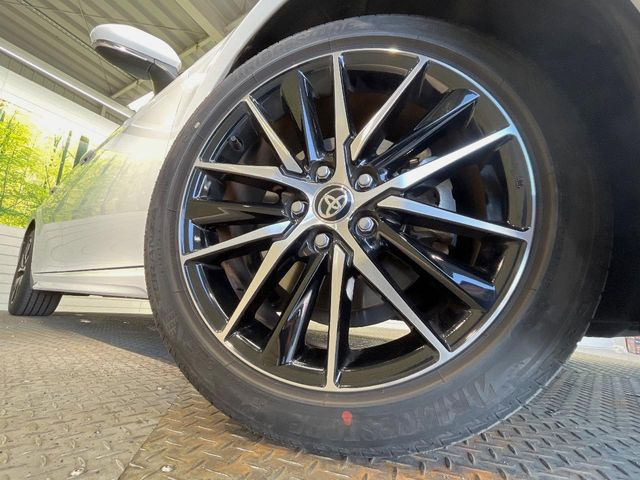 �y����18�C���`�A���~�z�C�[���z�O�ςɃ}�b�`���������A���~�z�C�[���𑕒����Ă���܂��B�e��ЊO�A���~�z�C�[����A�X�^�b�h���X�^�C�����戵�����Ă���܂��B���񂲑��k����������