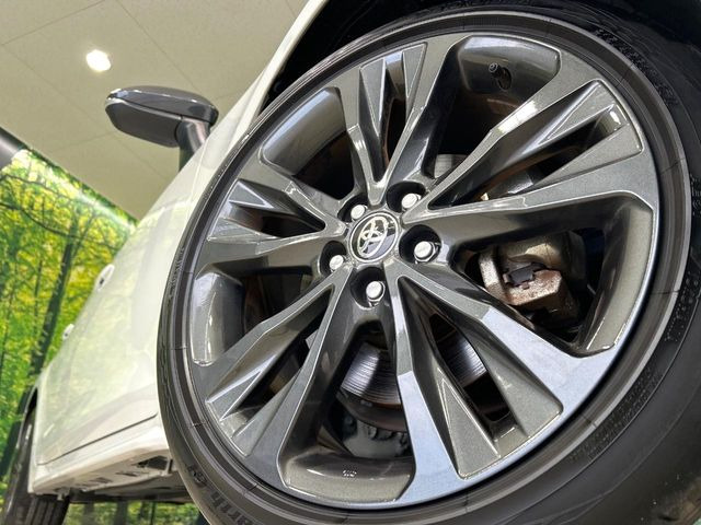 �y����17�C���`�A���~�z�C�[���z�O�ςɃ}�b�`���������A���~�z�C�[���𑕒����Ă���܂��B�e��ЊO�A���~�z�C�[����A�X�^�b�h���X�^�C�����戵�����Ă���܂��B���񂲑��k����������