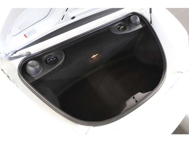 �E���b�h�V�[�g�x���g�E�o�b�N�J�����EETC�ԍڊ�E�h���C�u���R�[�_�[�EGPS���[�_�[