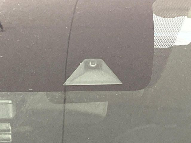 �y�C���e���W�F���g�G�}�[�W�F���V�[�u���[�L�z�t�����g�J�����őO���̎ԗ�����s�҂����m�B�Փ˂������Ȏ��͏Փ˔�Q�y���u���[�L���쓮�A�Փˉ�����T�|�[�g�B�����S�Ƀh���C�u�����y���݂��������܂��B