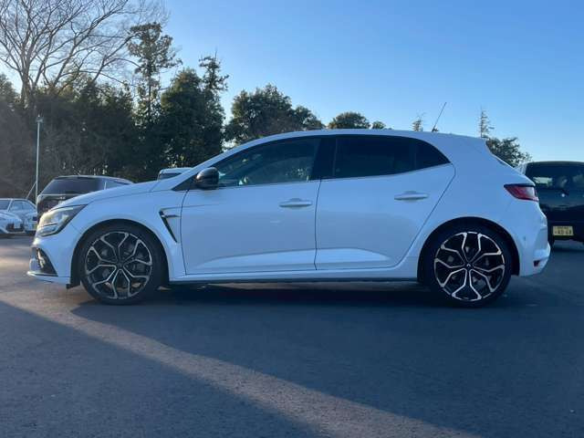 ���X�݌ɂ͊O���A�����N���[�j���O��ɓW�����A�����Ď��̏C�����̗L���A���[�^�[��������̗L������O�ҋ@�ւɂ�錟����S����{���Ă���܂��B�Ԍ��A�����A����h�������ЂőΉ��ł��܂��̂ł����S���������B