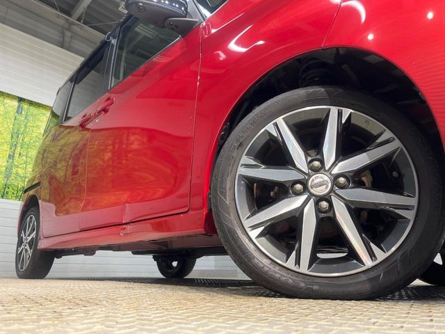 �y����15�C���`�A���~�z�C�[���z�O�ςɃ}�b�`���������A���~�z�C�[���𑕒����Ă���܂��B�e��ЊO�A���~�z�C�[����A�X�^�b�h���X�^�C�����戵�����Ă���܂��B���񂲑��k����������